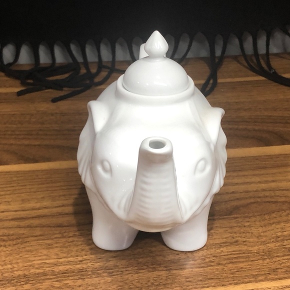 Vintage Lucky Elephant Cordon Bleu Tea Pot - Picture 8 of 8